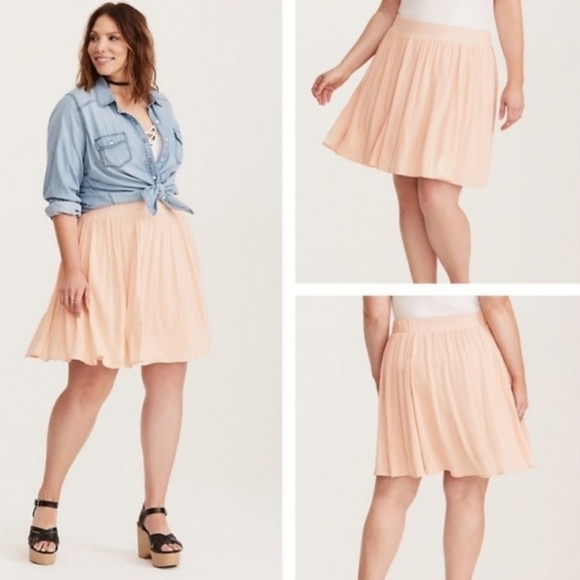 torrid Dresses & Skirts - Torrid Peach Embroidered Elastic A-Line Skirt || sz 2